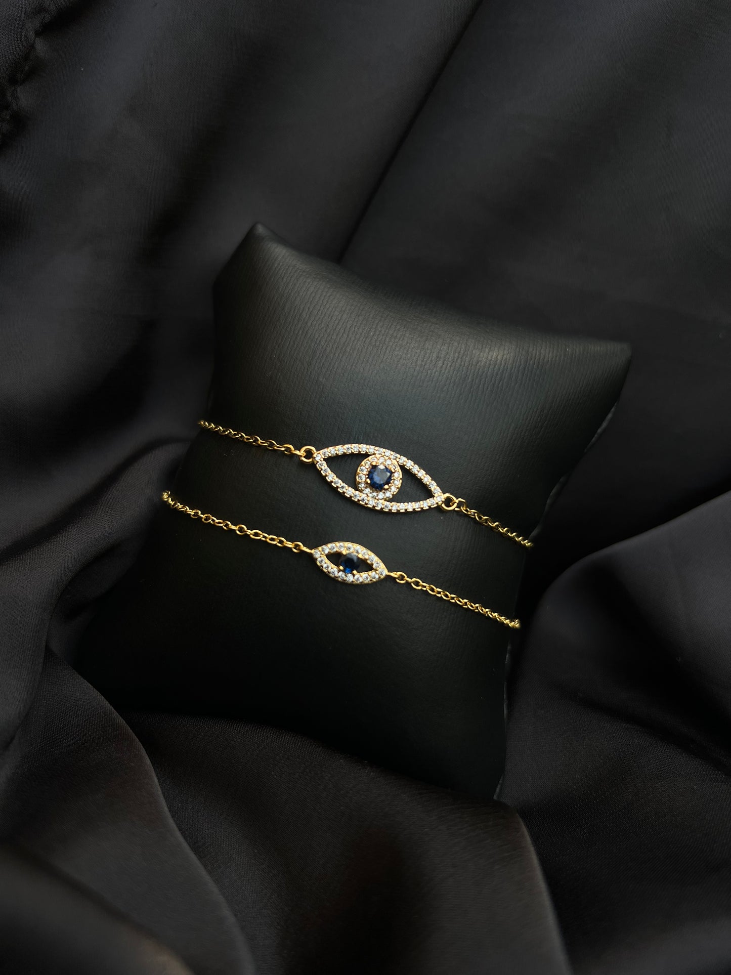 Sapphire Eye Bracelet