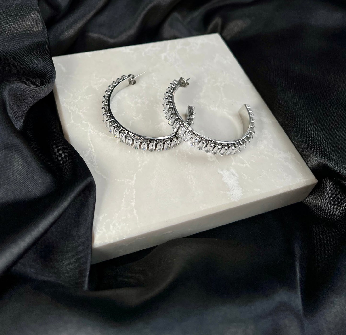 Showstopper Hoops