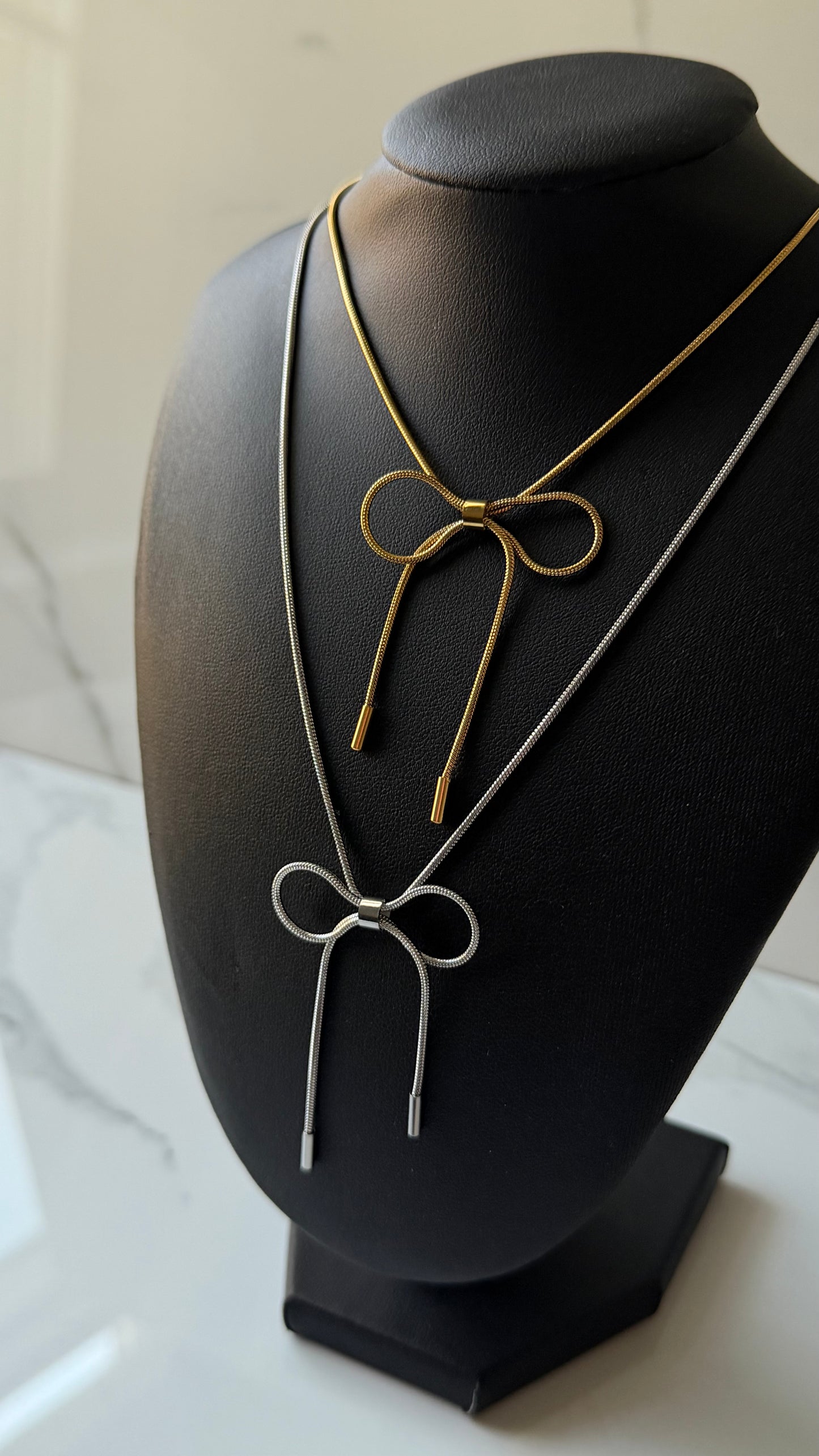 Bow Necklace