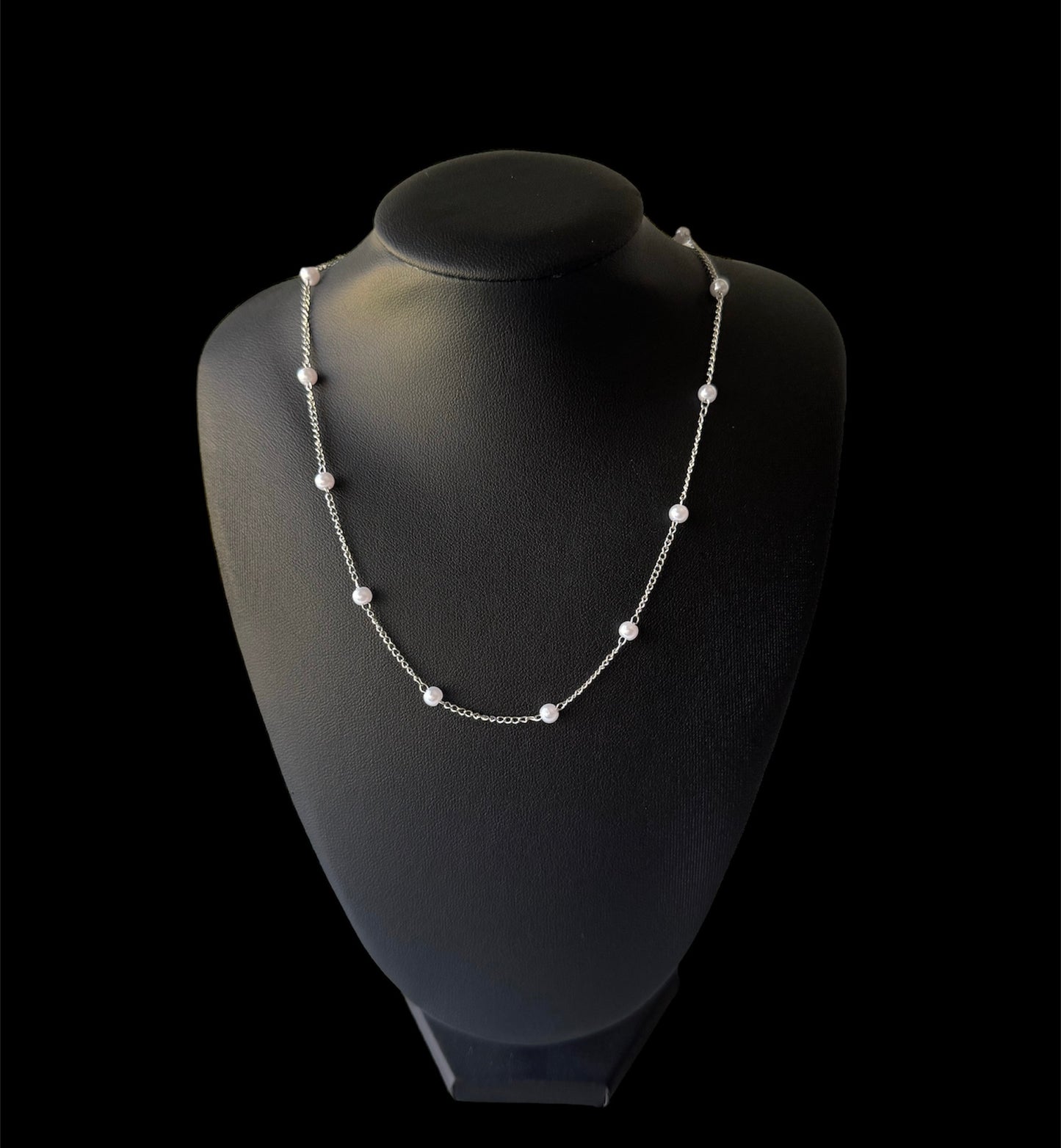 Dainty Pearl Necklace
