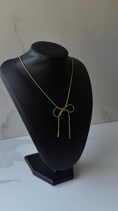 Bow Necklace