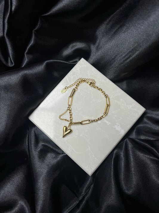 Heartfelt Gold Chain Bracelet